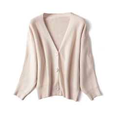 Women's winter casual warm V-neck knit cardigan outfit