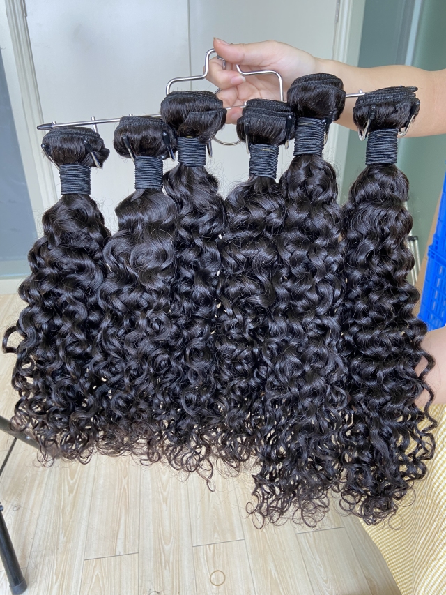 Donors High Quality Water Wave Mink Hair with 4x4 Transparent Lace Closure