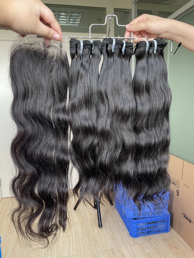 Donors High Quality Raw Hair Indian Wavy with 4x4 Transparent Lace Closure
