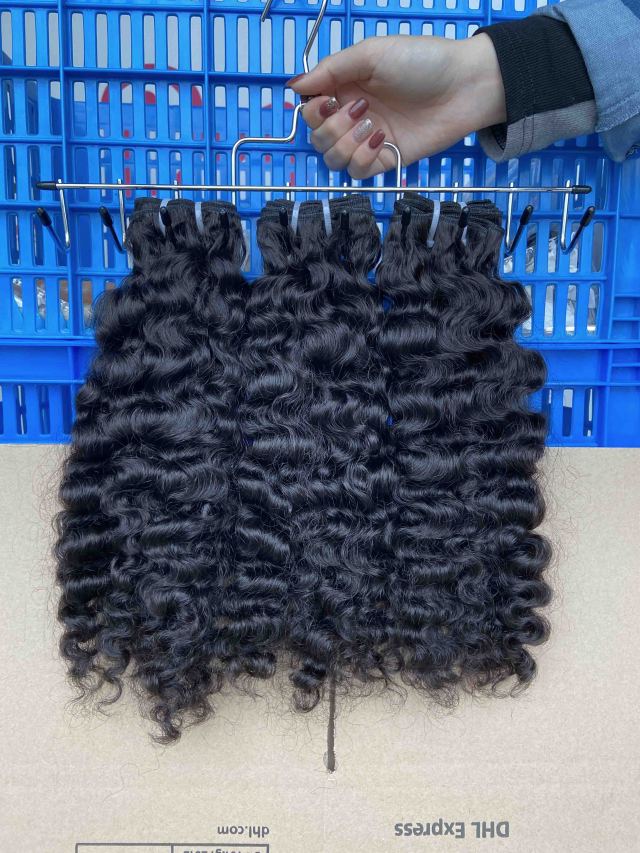 Donors Hair Raw Indian Natural Curly 3 Bundles with & 4x4 HD Lace Closure