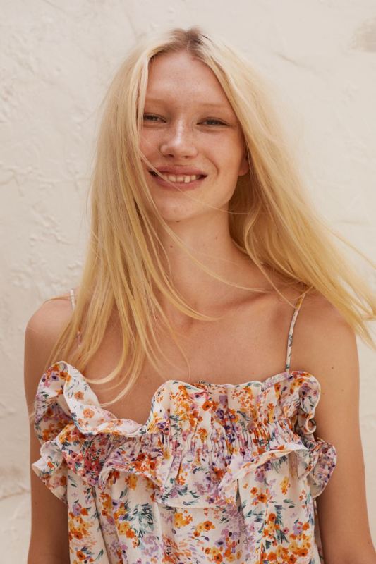 Flounce-trimmed dress