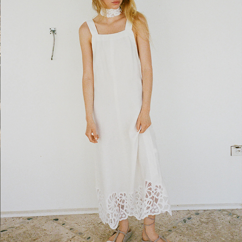 Linen dress with lace trim