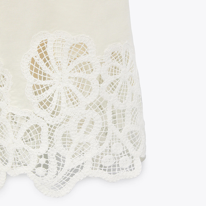 Linen dress with lace trim