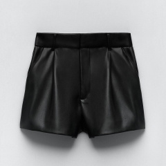 Pleated shorts