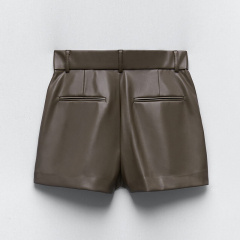 Pleated shorts