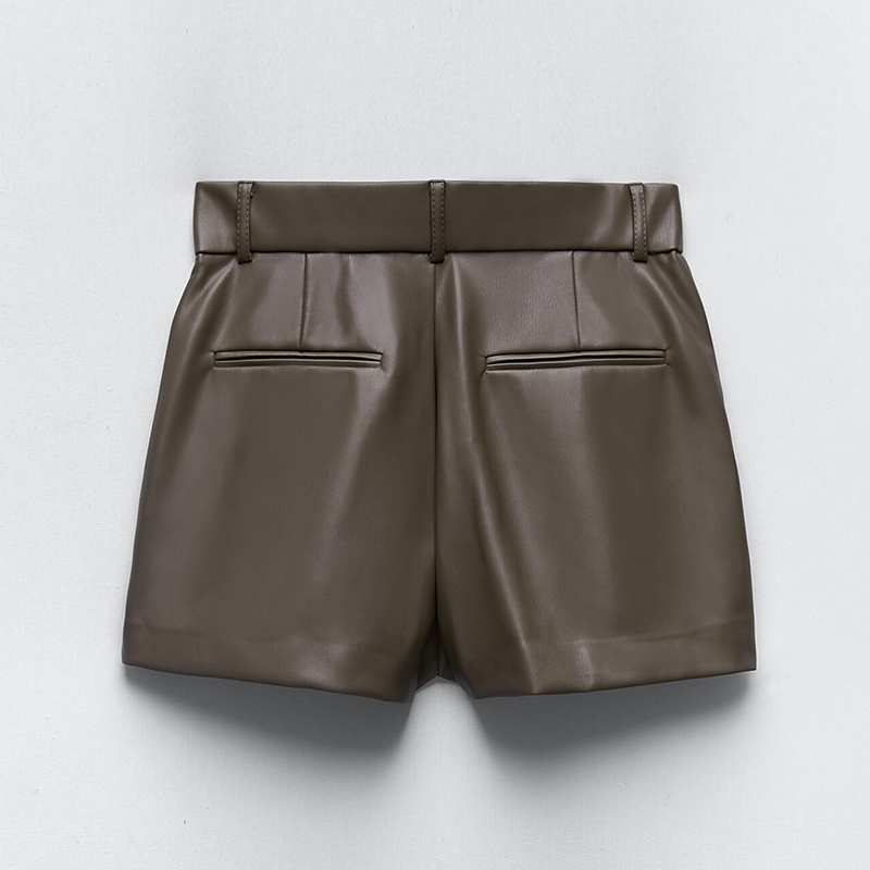 Pleated shorts