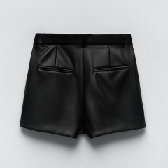 Pleated shorts