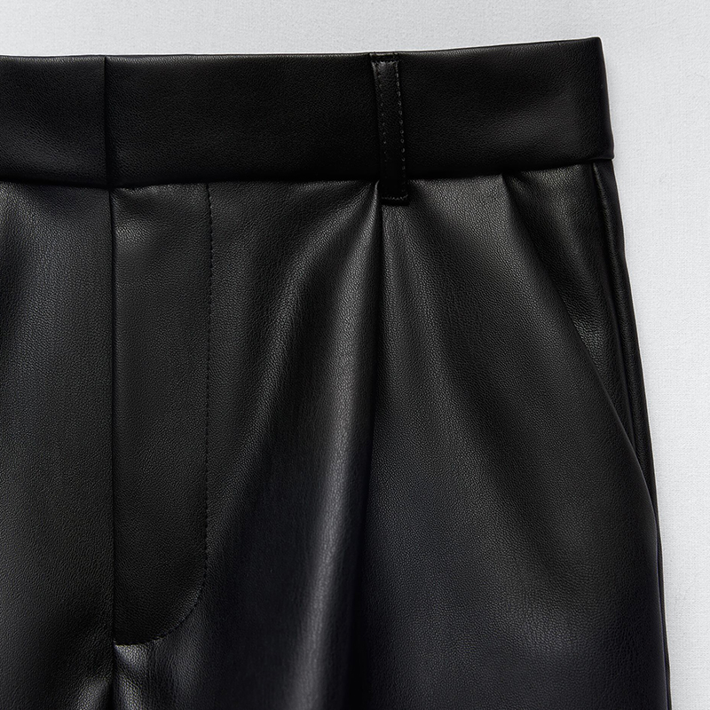 Pleated shorts
