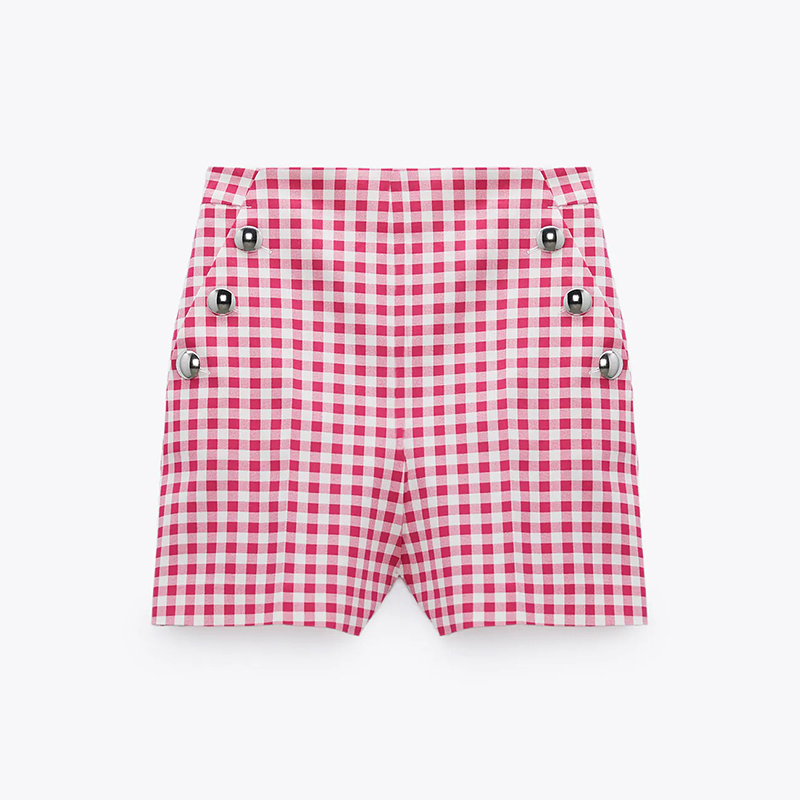 Buttoned bermuda shorts