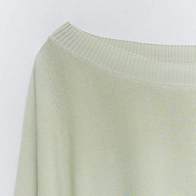 Cropped knit sweater & Knit shorts