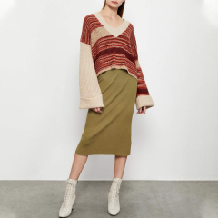 Off-the-shoulder sleeve V-neck knitted sweater