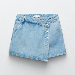 Buttoned denim skirt