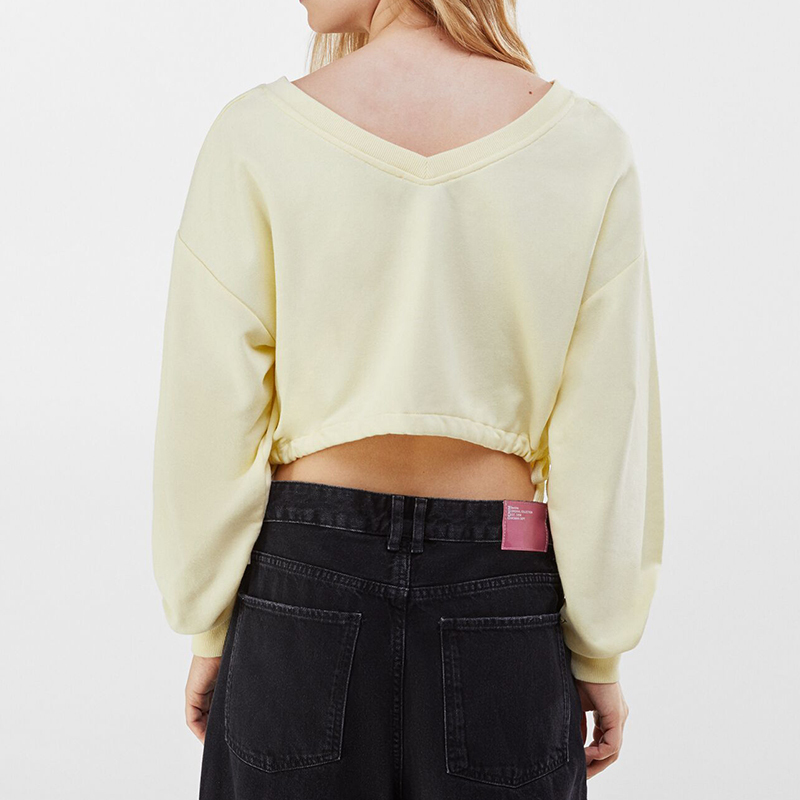 Short sweatshirt