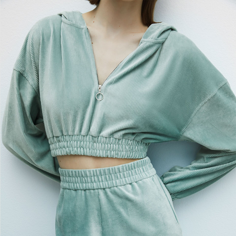 Cropped velvet hoodie & Pants