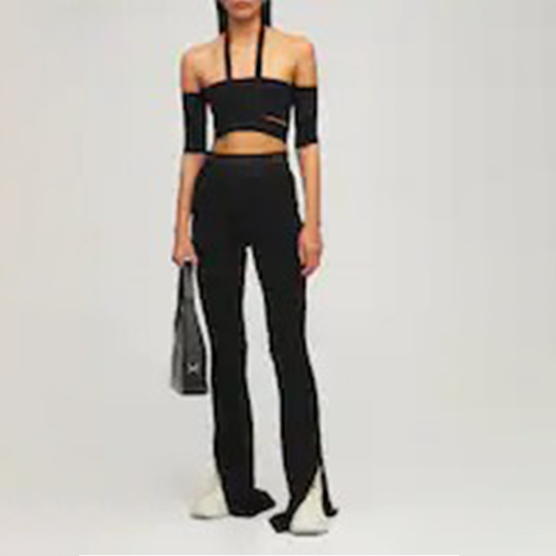 Off-the-shoulder knitted top