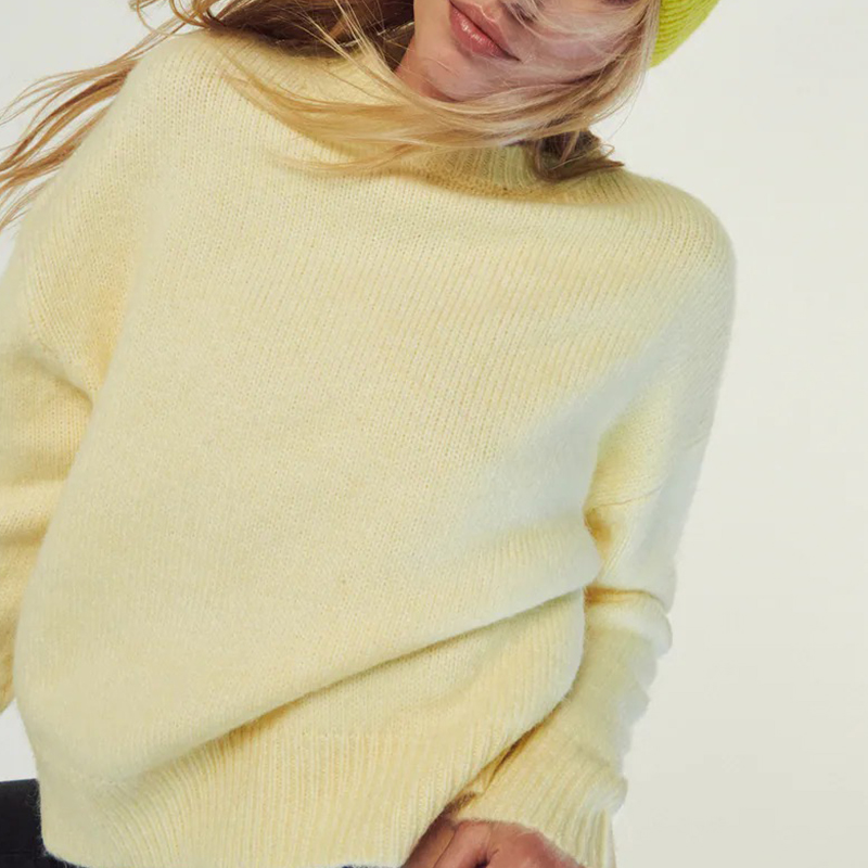 Long sleeve round neck sweater