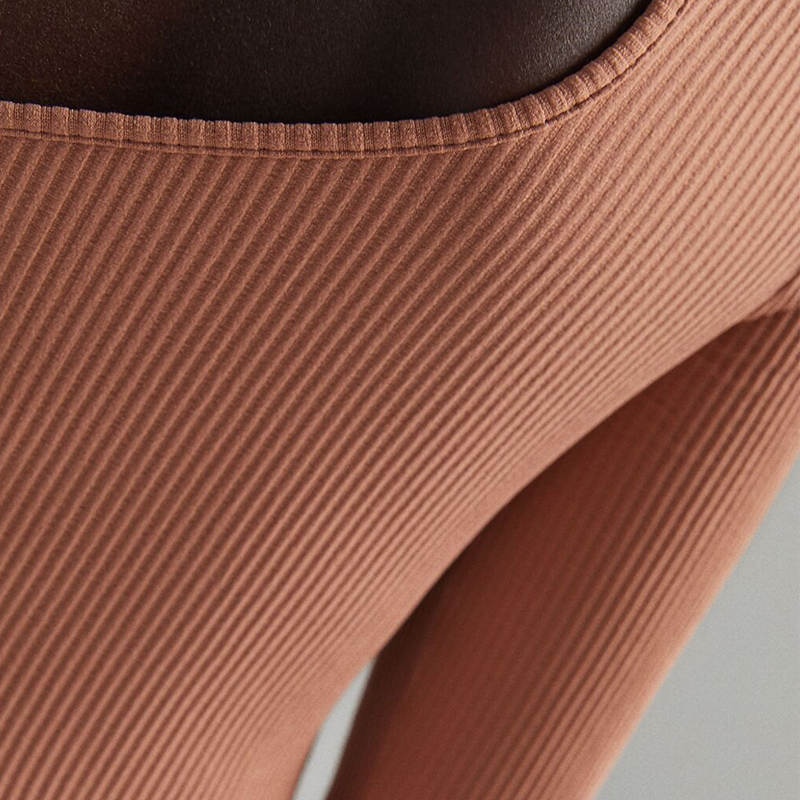 Asymmetric long-sleeved T-shirt