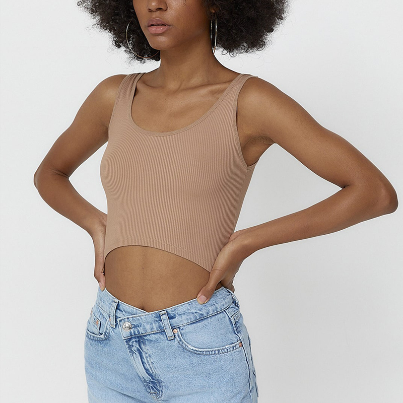 Short suspender T-shirt
