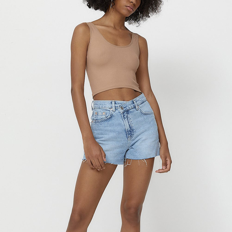 Short suspender T-shirt