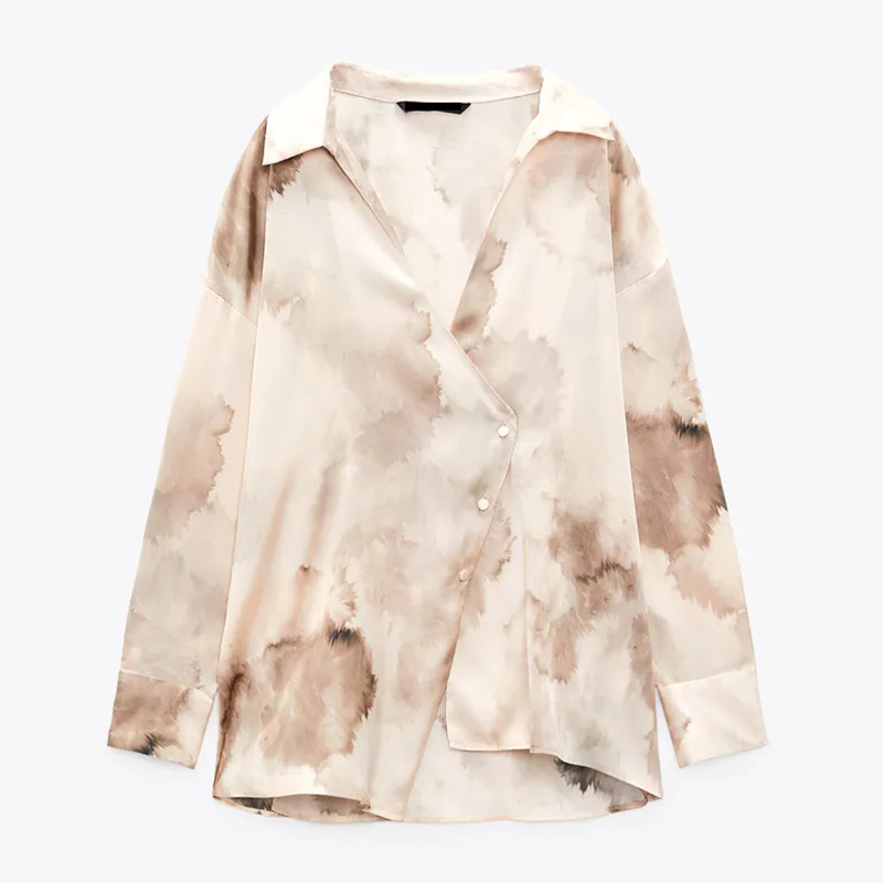 Double-breasted printed shirt