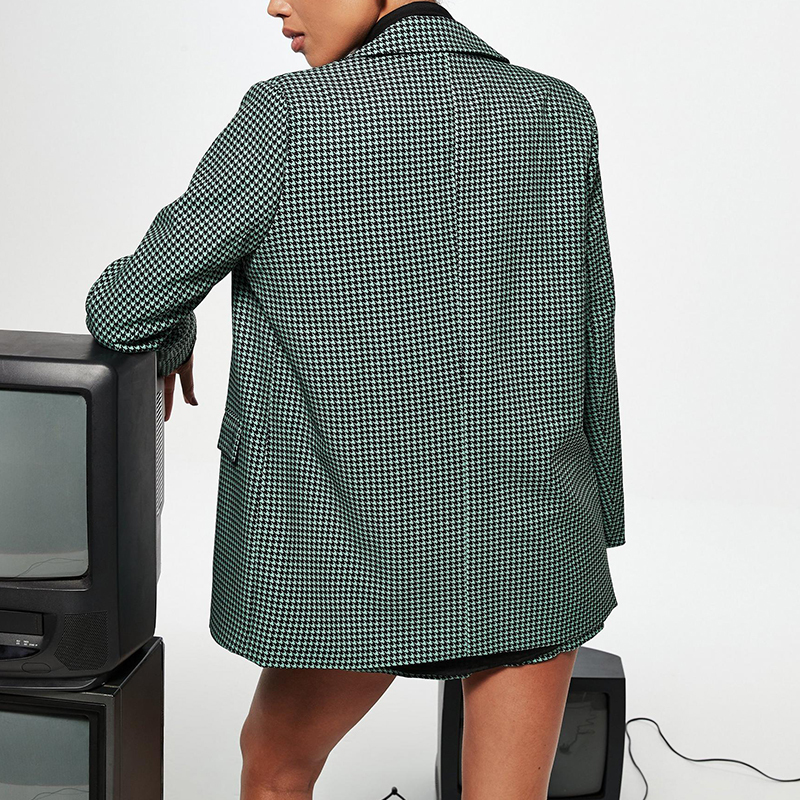 Green tailored blazer