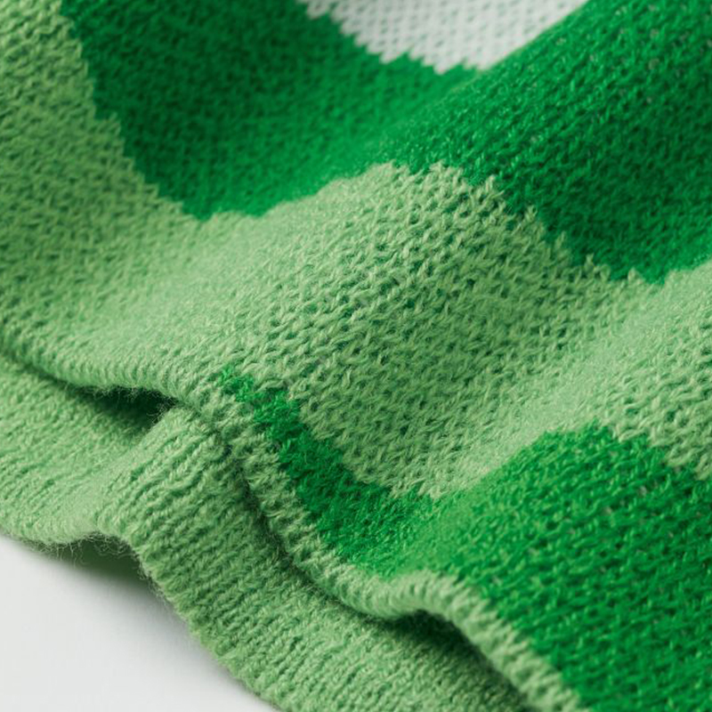 Knitted pullover