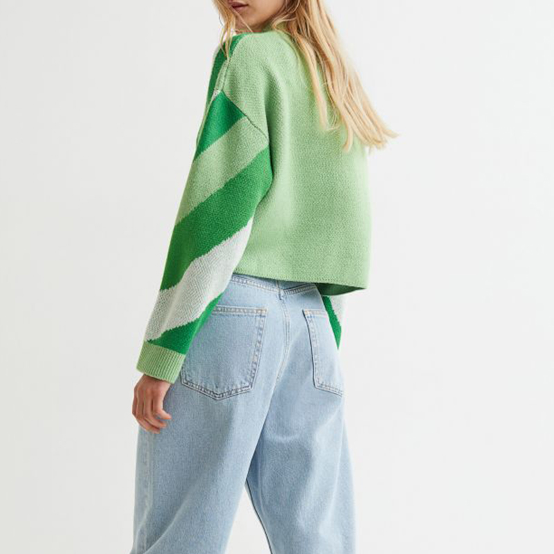 Knitted pullover