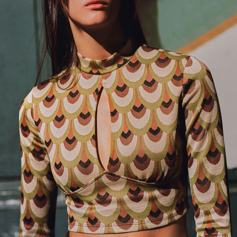 Deep-necked long-sleeved top