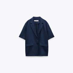 LOOSE-FITTING BLAZER WITH POCKETS