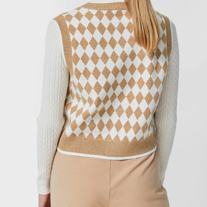 Diamond pattern vest