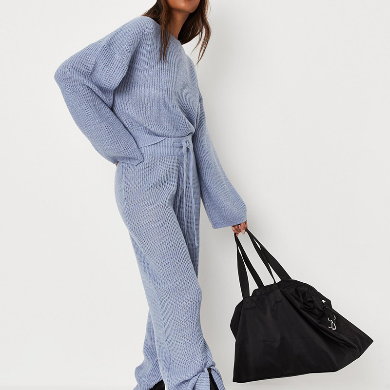 Blue wide sleeve jumper