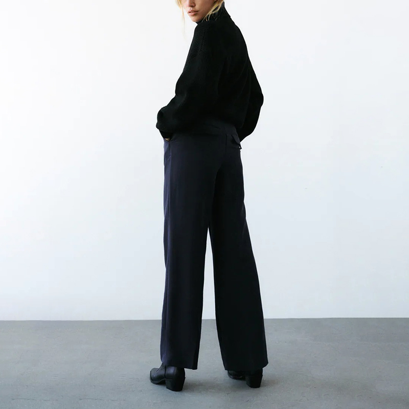Stand-up collar sweater