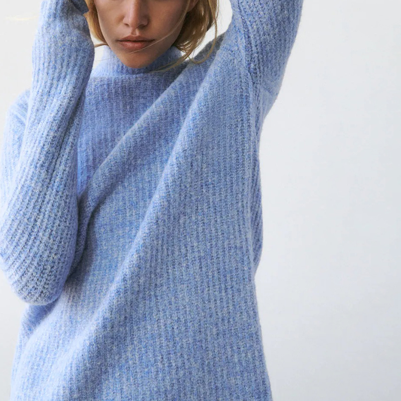 Half high neck knitted dress