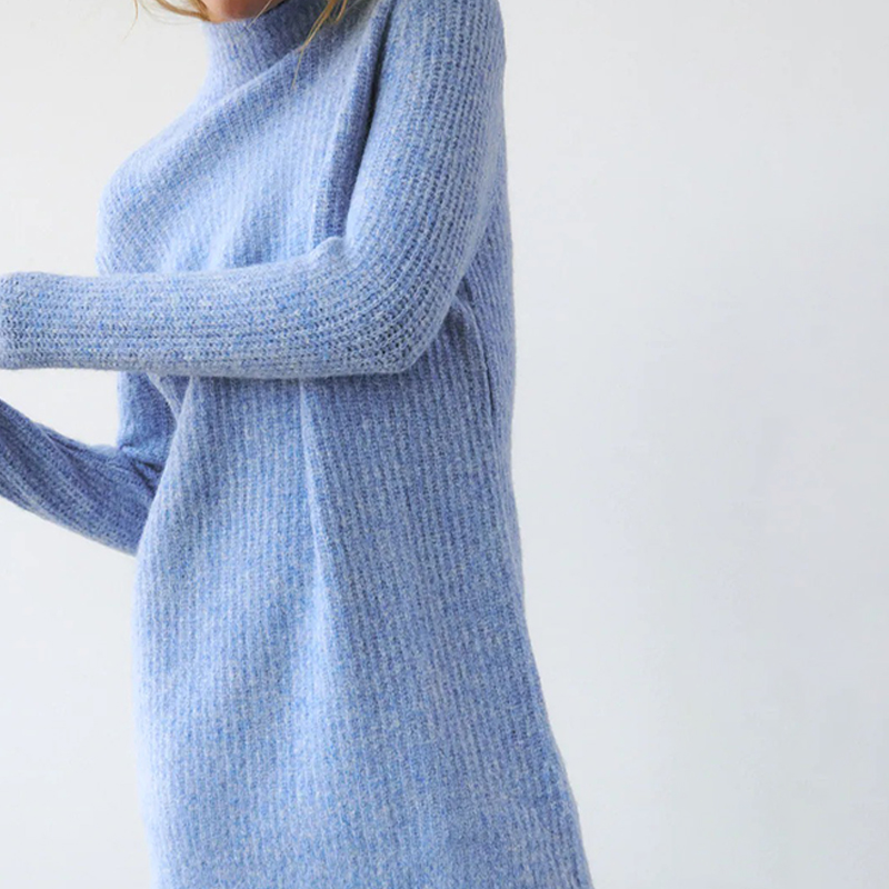 Half high neck knitted dress