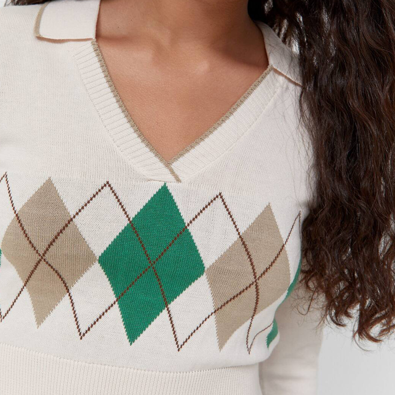Diamond Pattern Polo Collar Knit Sweater