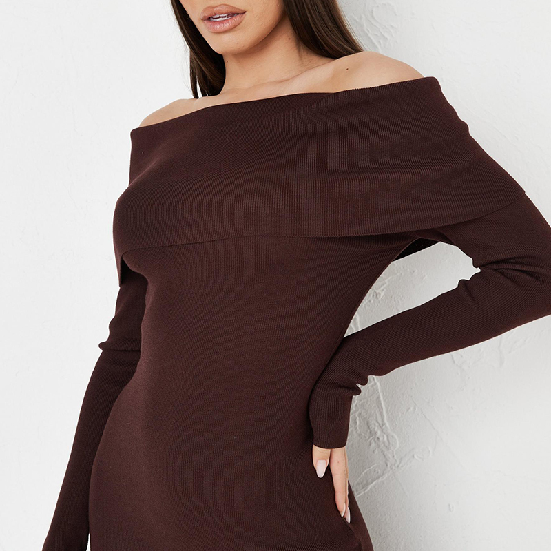 Long sleeve knit midaxi dress