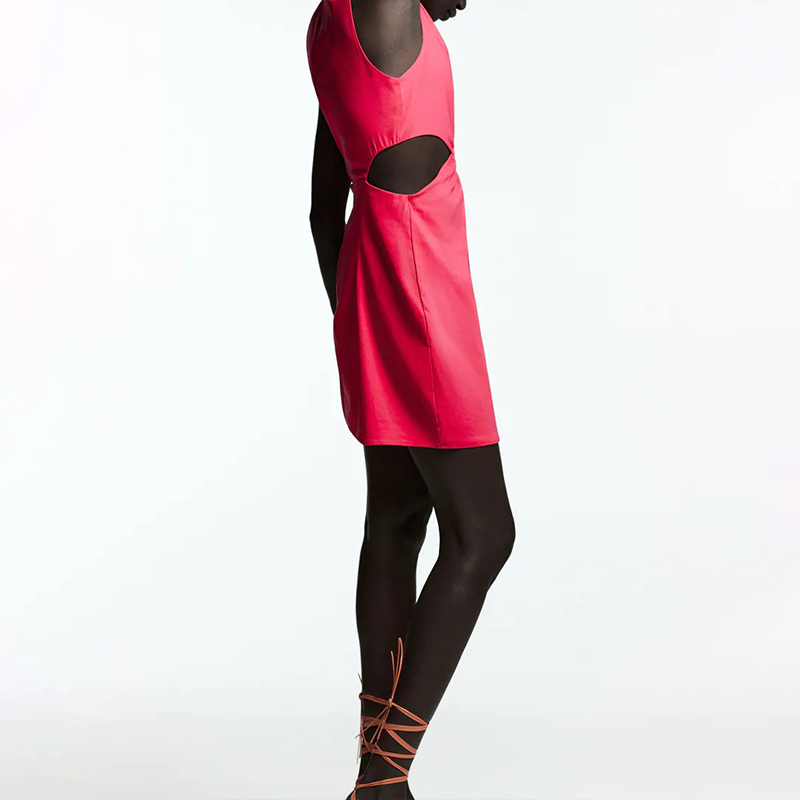 DRESS WITH CUT-OUT DETAIL