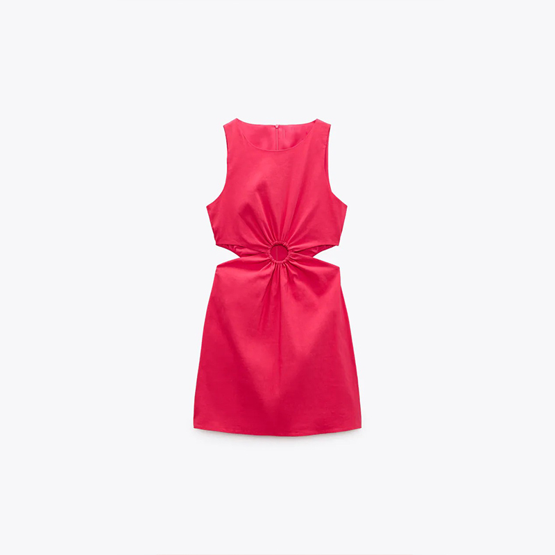 DRESS WITH CUT-OUT DETAIL