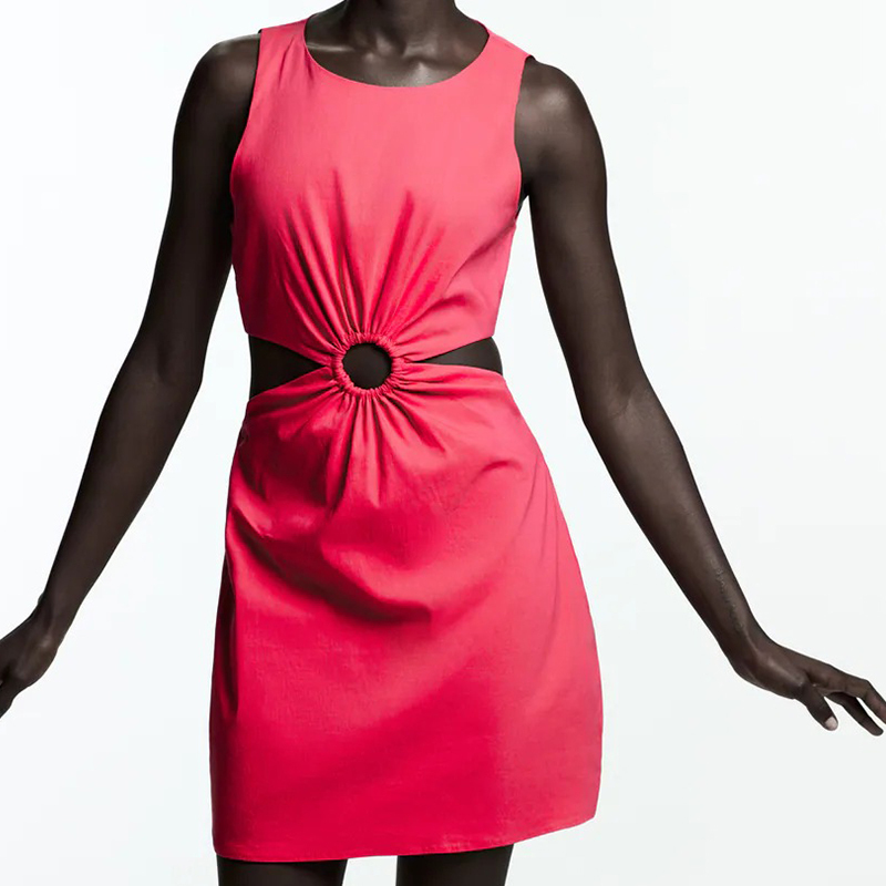 DRESS WITH CUT-OUT DETAIL