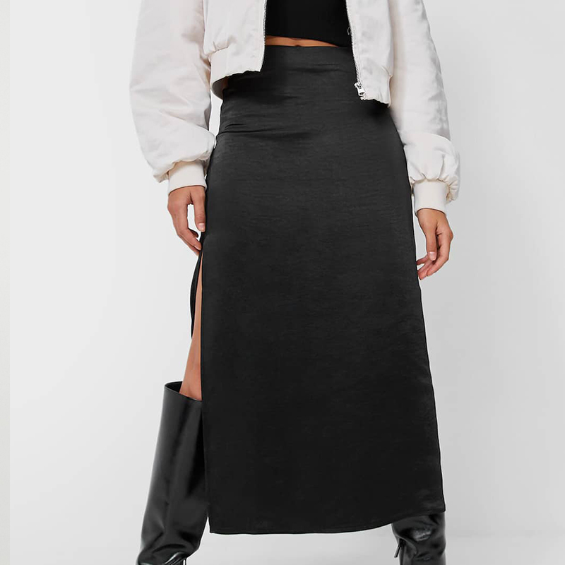 Satin skirt with slits