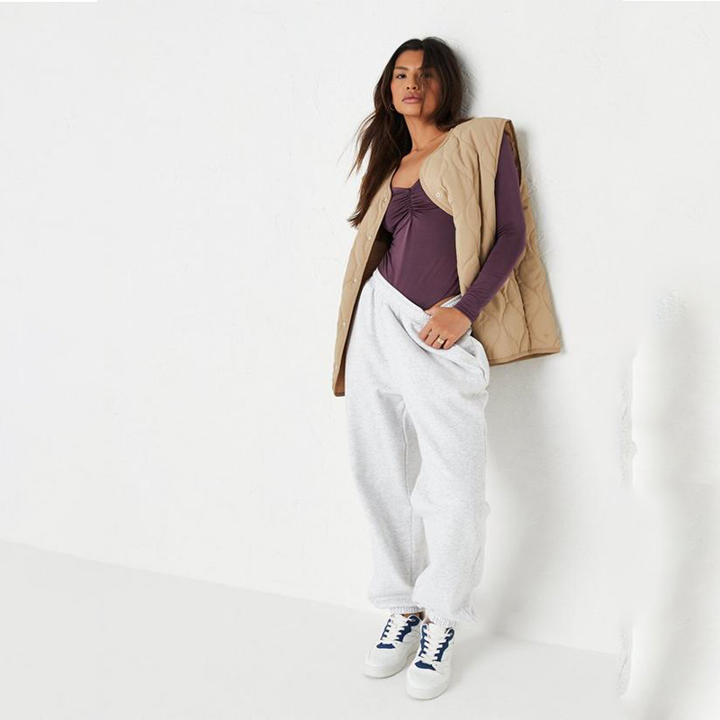 black seamless sweetheart neck ruched bodysuit