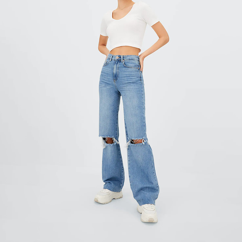 straight-fit jeans