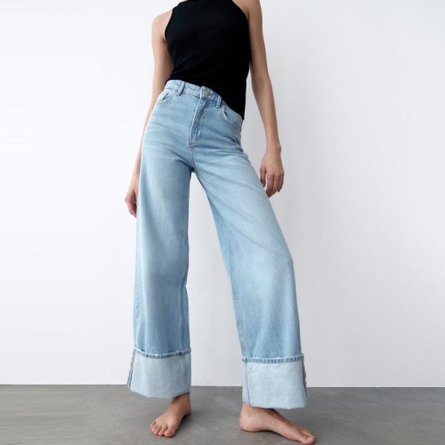 wide-leg jeans with rolled hem
