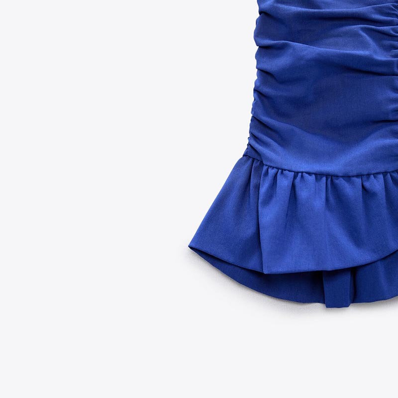 pleated skirt
