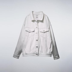 loose denim jacket