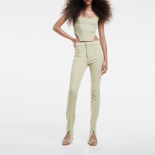 Skinny jeans with slits