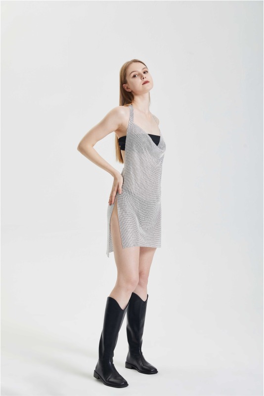 V-neck hanging neck strap dress