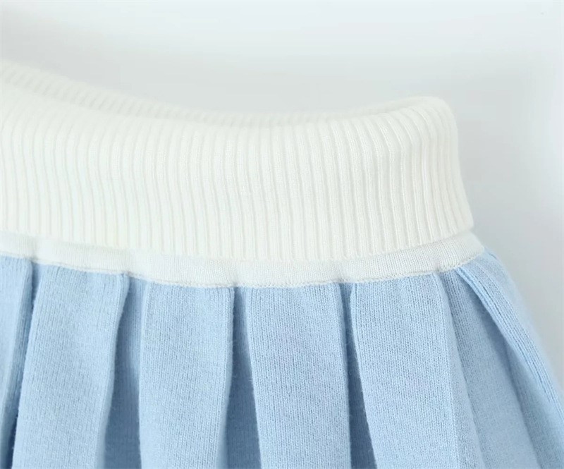 Contrast Knit Short Skirt