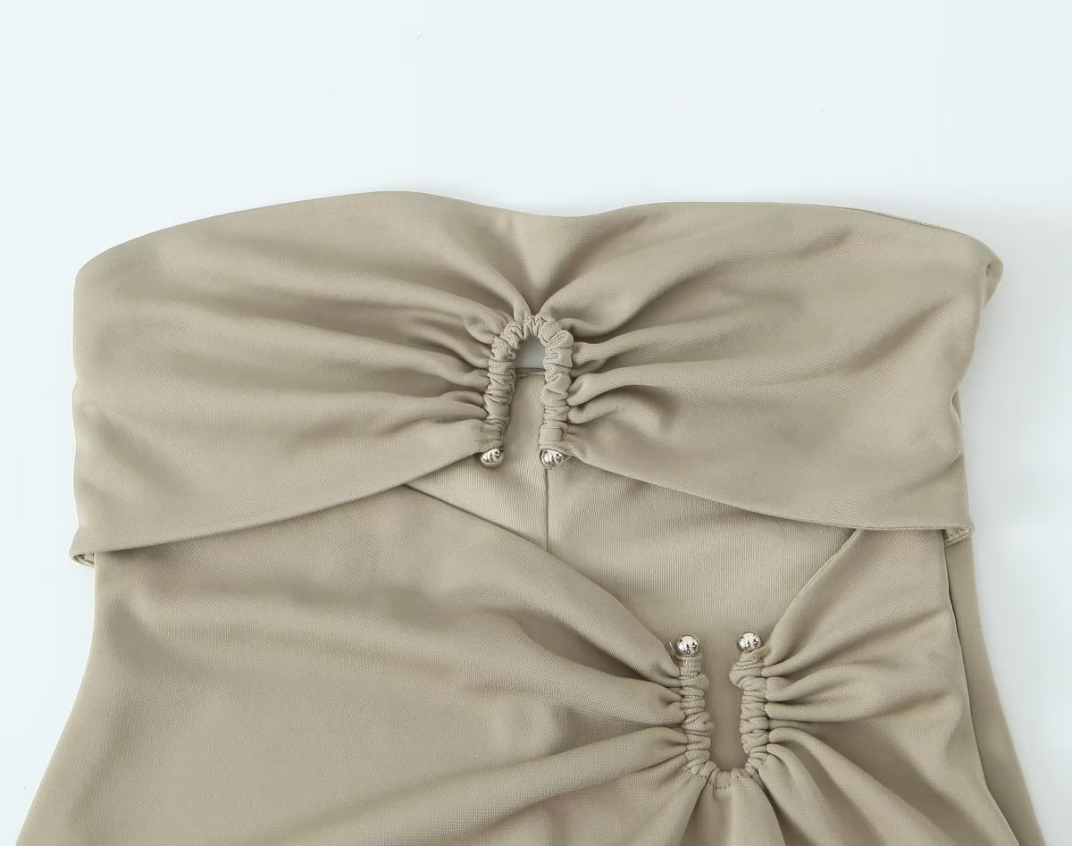 Slim Fitting Hollow Chest Top