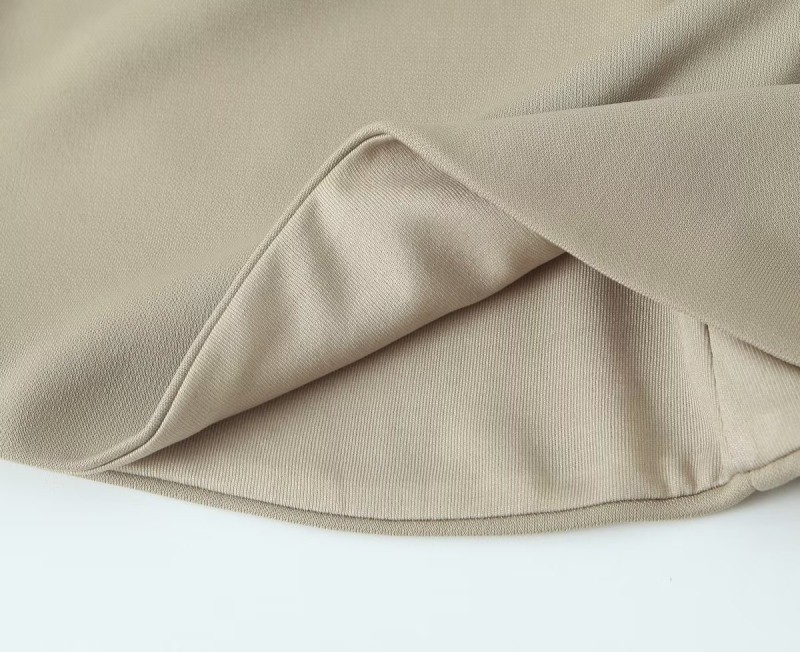 Slim Fitting Hollow Chest Top